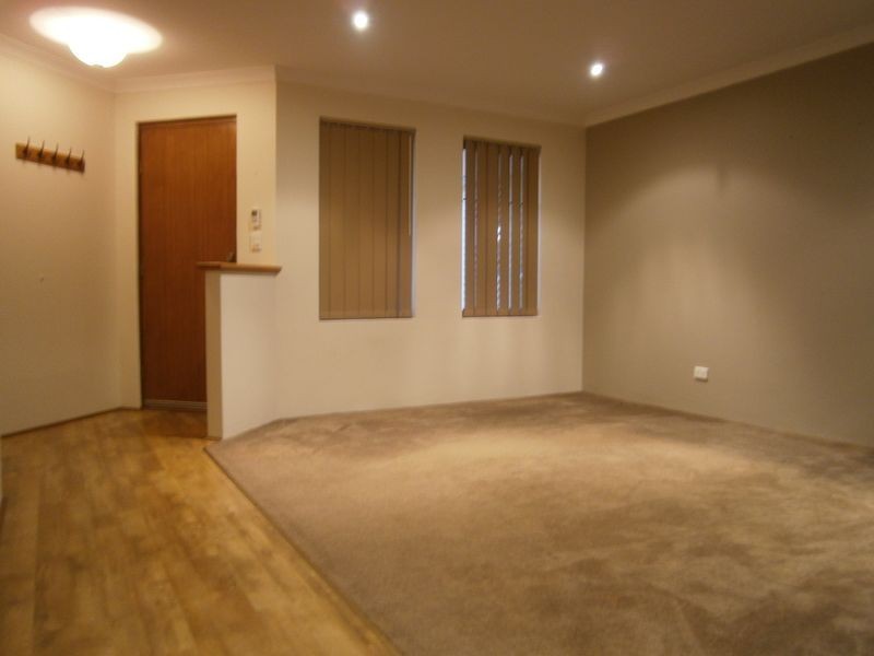 4 Glastonbury Street, Leda WA 6170