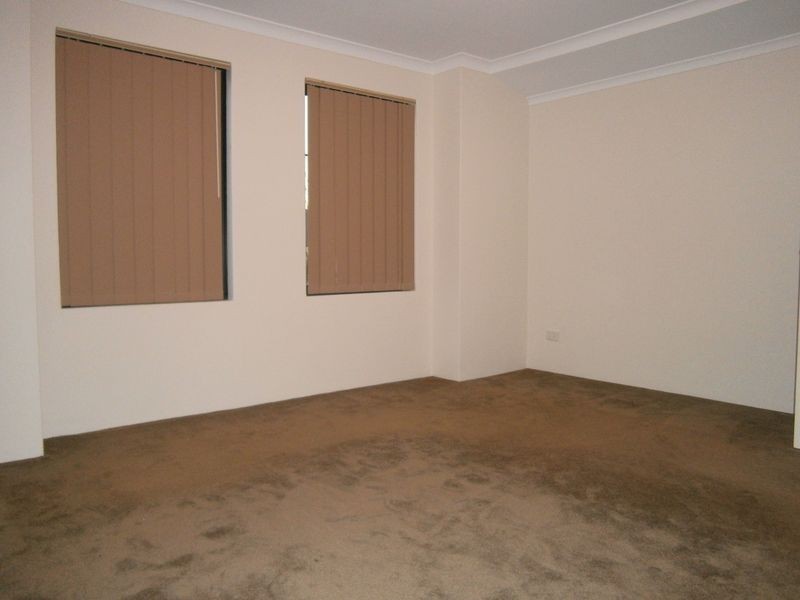 4 Glastonbury Street, Leda WA 6170