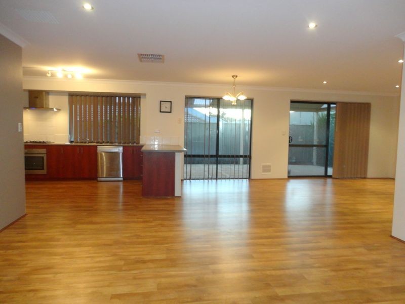 4 Glastonbury Street, Leda WA 6170