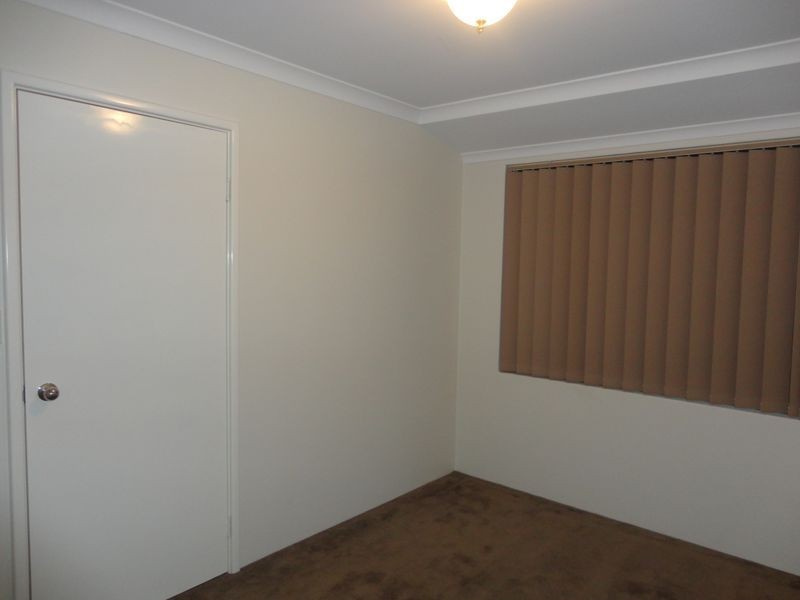 4 Glastonbury Street, Leda WA 6170