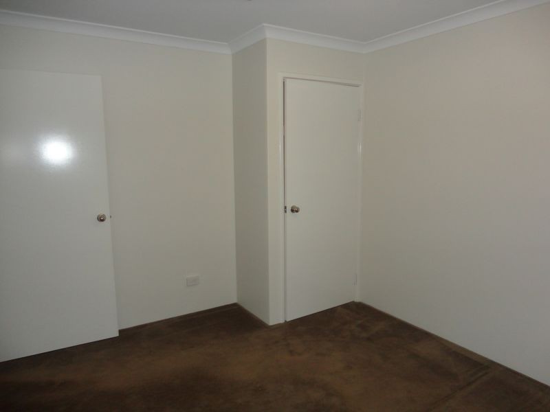4 Glastonbury Street, Leda WA 6170