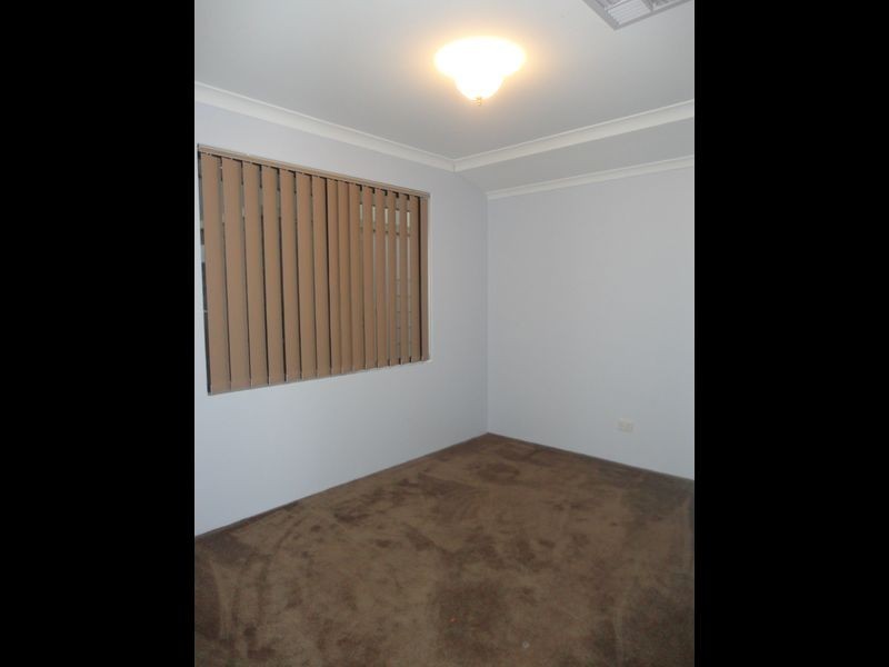 4 Glastonbury Street, Leda WA 6170