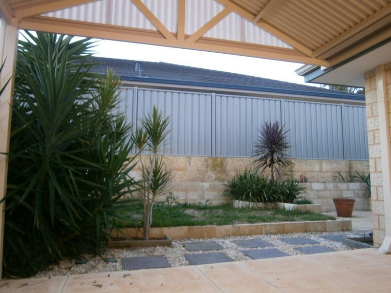 4 Glastonbury Street, Leda WA 6170