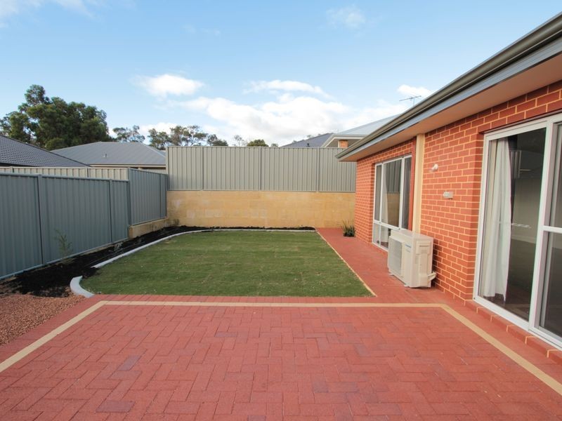 12 Upwey Street, Wellard WA 6170