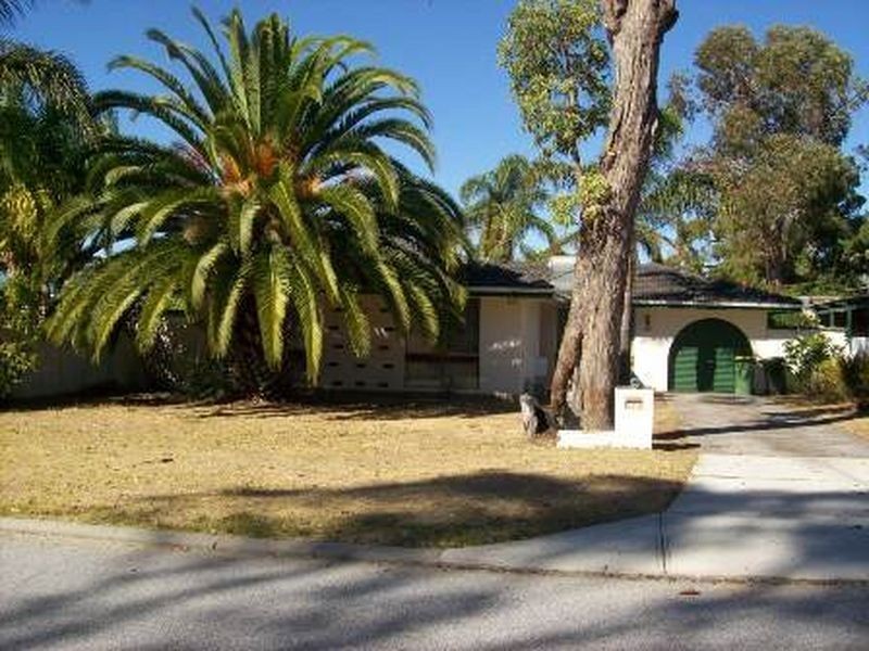 35 Menli Place, Orelia WA 6167