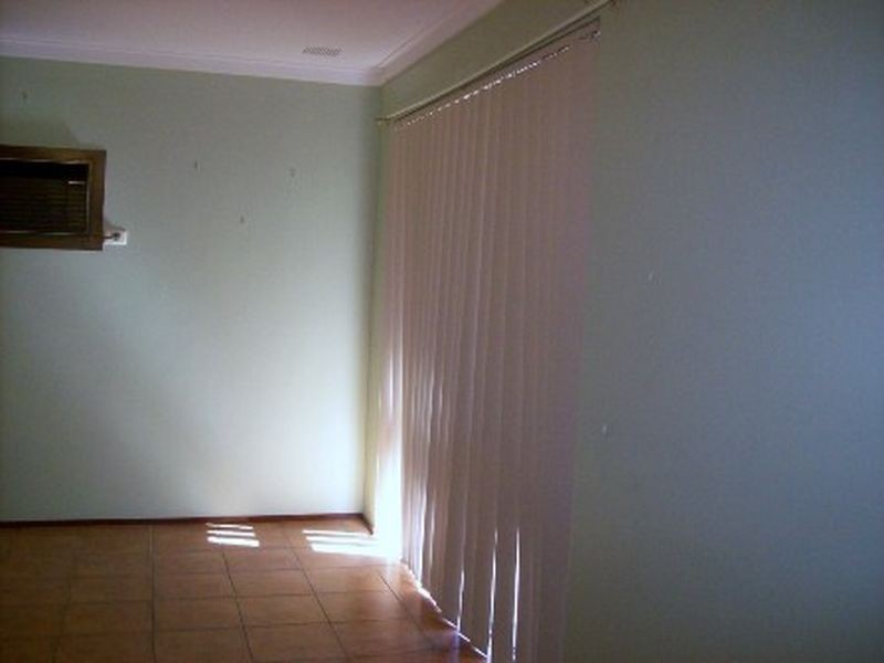 35 Menli Place, Orelia WA 6167
