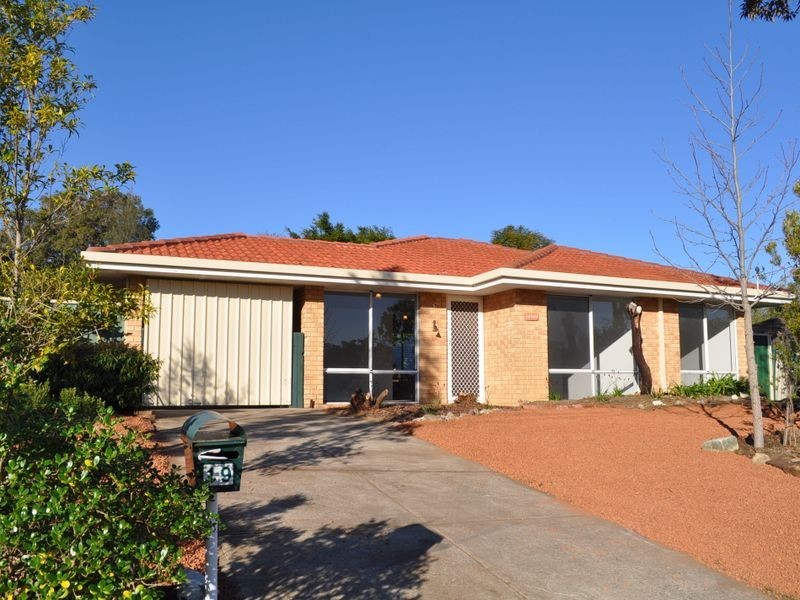 19 Simmons Loop, Parmelia WA 6167