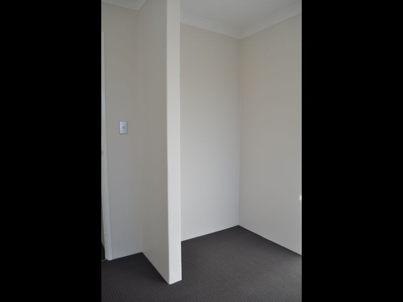 19 Simmons Loop, Parmelia WA 6167