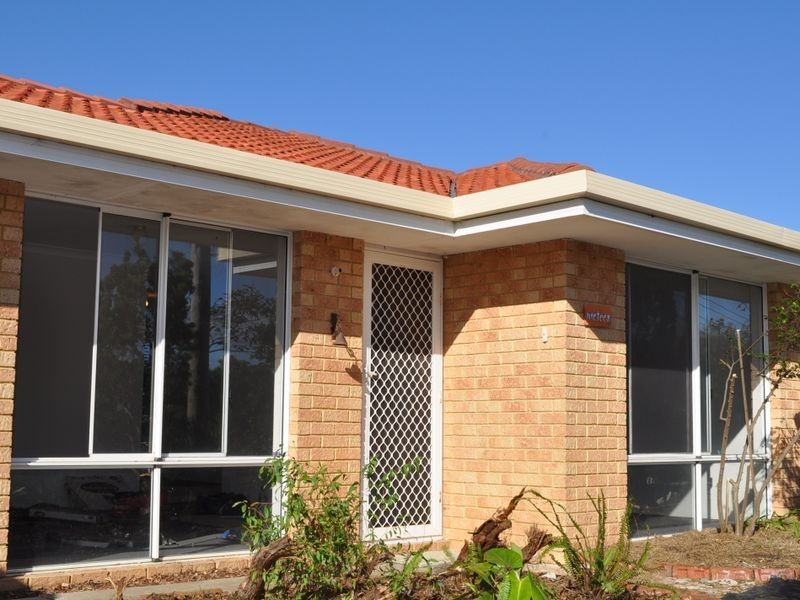 19 Simmons Loop, Parmelia WA 6167