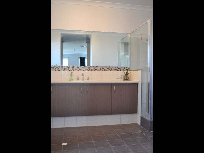 4 Ivory Way, Wellard WA 6170