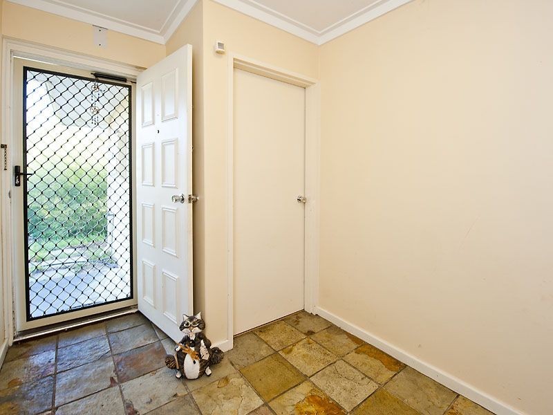 41 Adamson Rd, Parmelia WA 6167