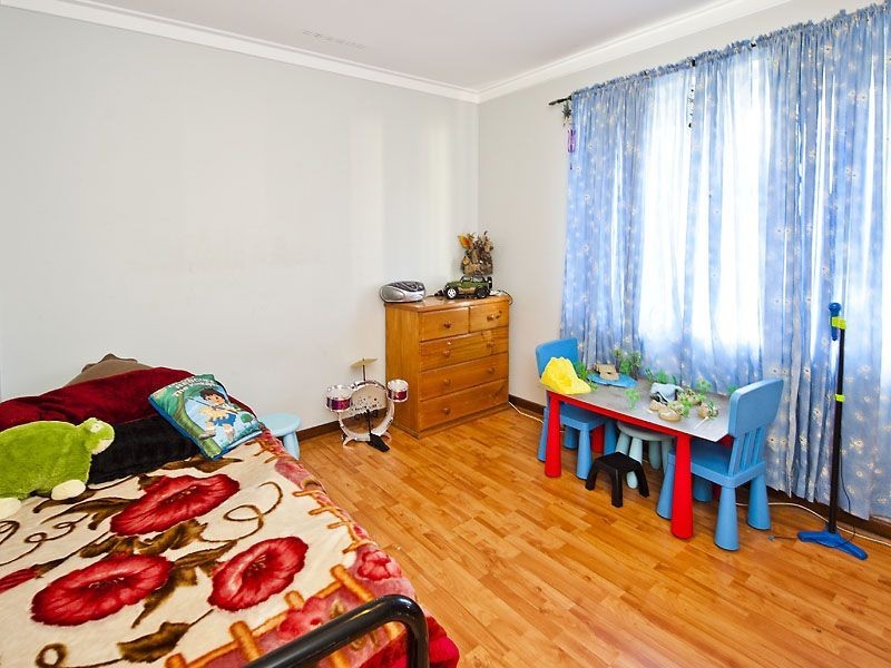 41 Adamson Rd, Parmelia WA 6167