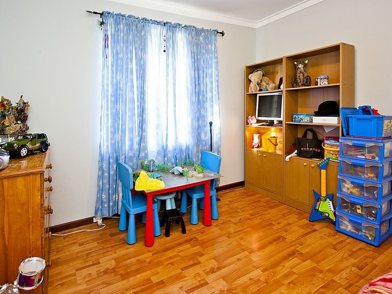 41 Adamson Rd, Parmelia WA 6167