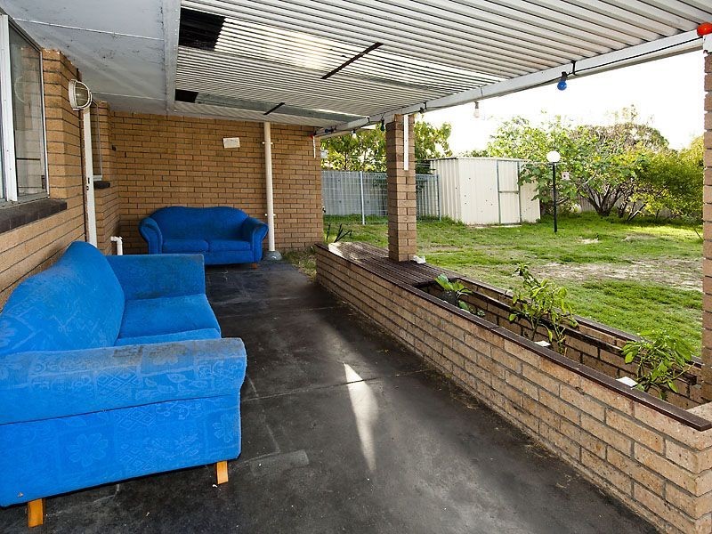 41 Adamson Rd, Parmelia WA 6167