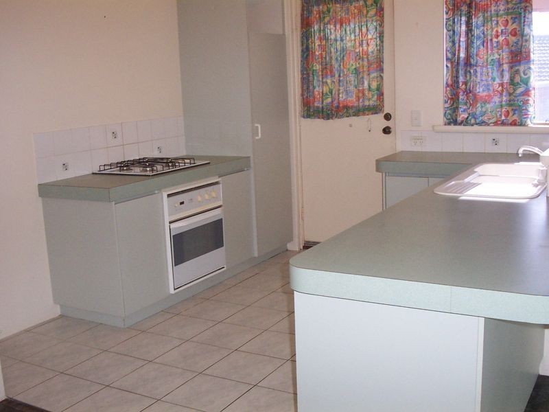 11 Dalrymple Drive, Leda WA 6170