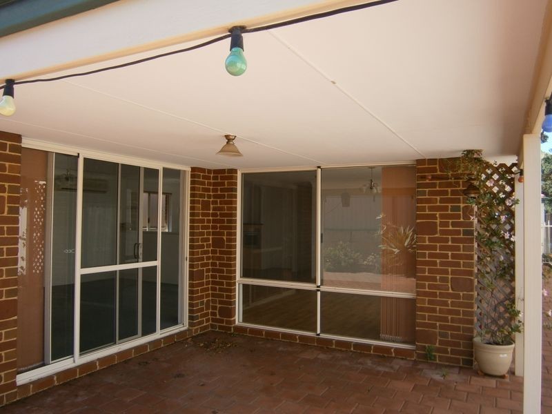 4 Berry Way, Bertram WA 6167