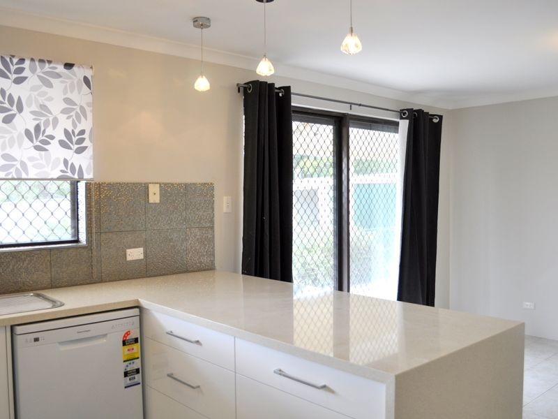 9 Robbins Retreat, Leda WA 6170