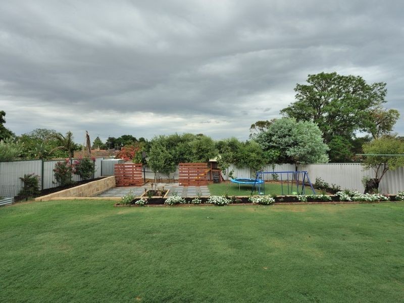 18 Harrison Way, Calista WA 6167