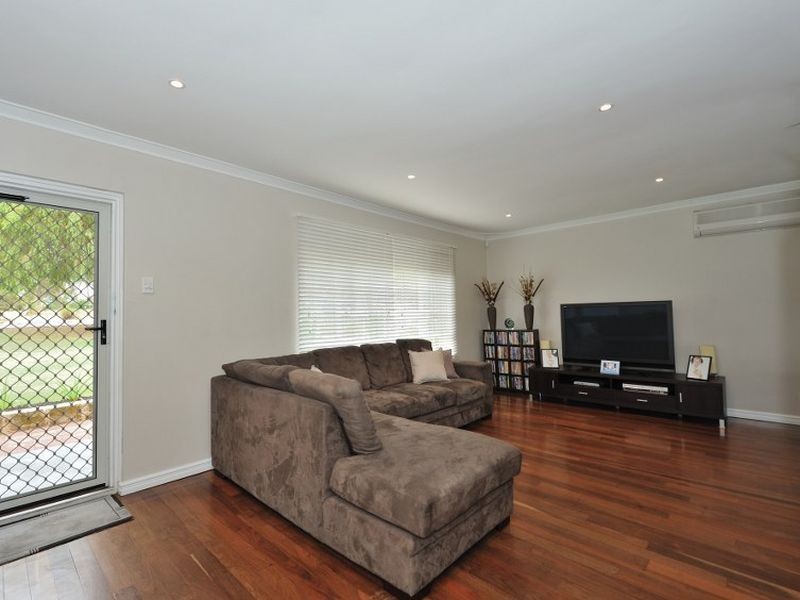 18 Harrison Way, Calista WA 6167