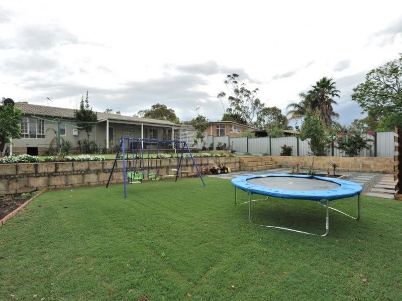 18 Harrison Way, Calista WA 6167