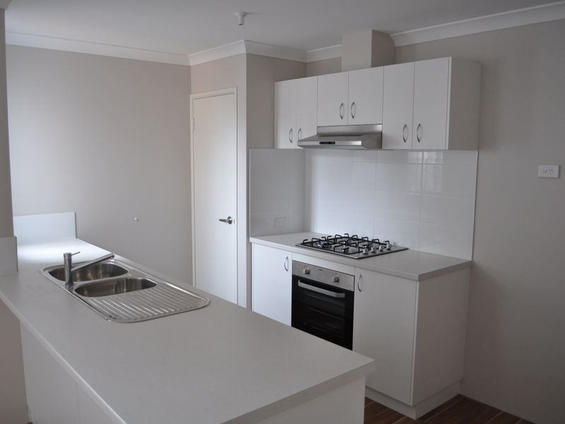 33 Bluebird Street, Wellard WA 6170