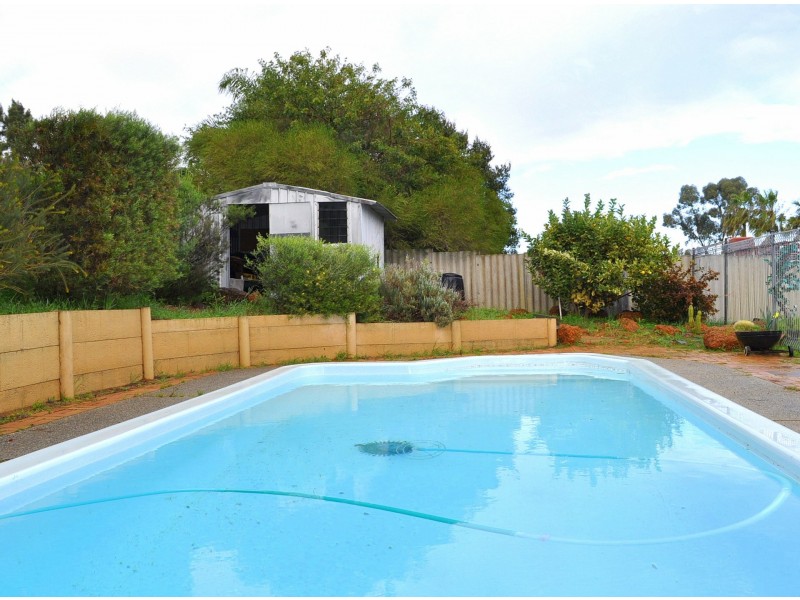 33 Corring Way, Parmelia WA 6167