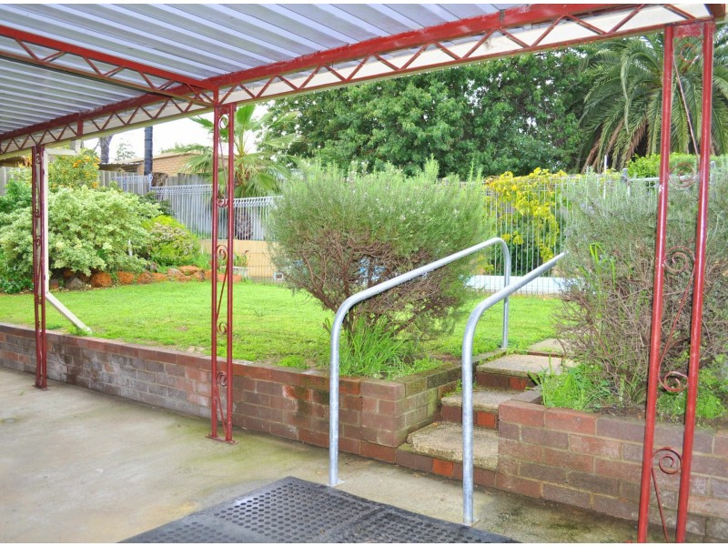 33 Corring Way, Parmelia WA 6167