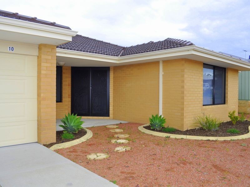 10 Campden Loop, Parmelia WA 6167