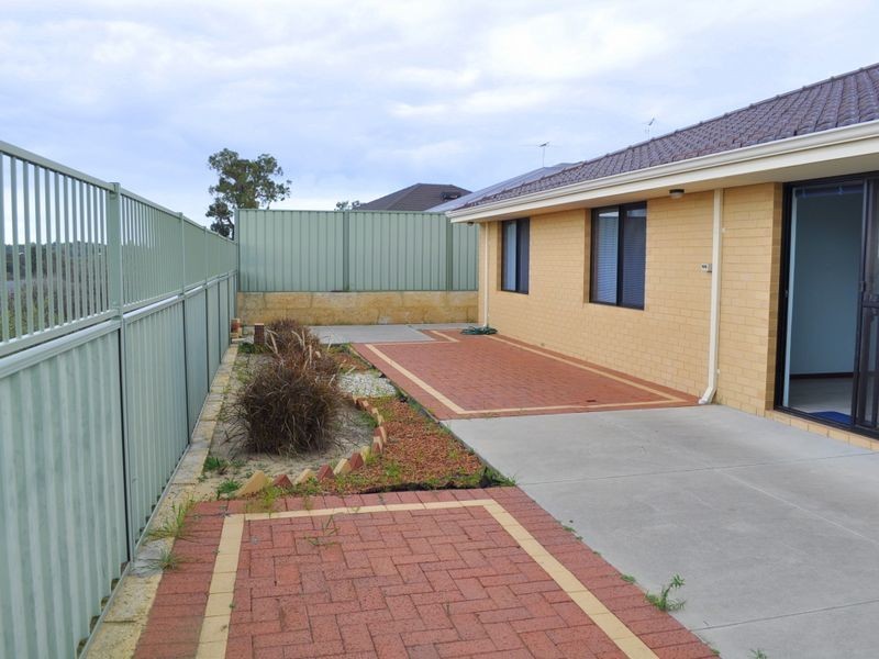 10 Campden Loop, Parmelia WA 6167