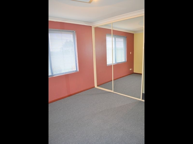 10 Campden Loop, Parmelia WA 6167