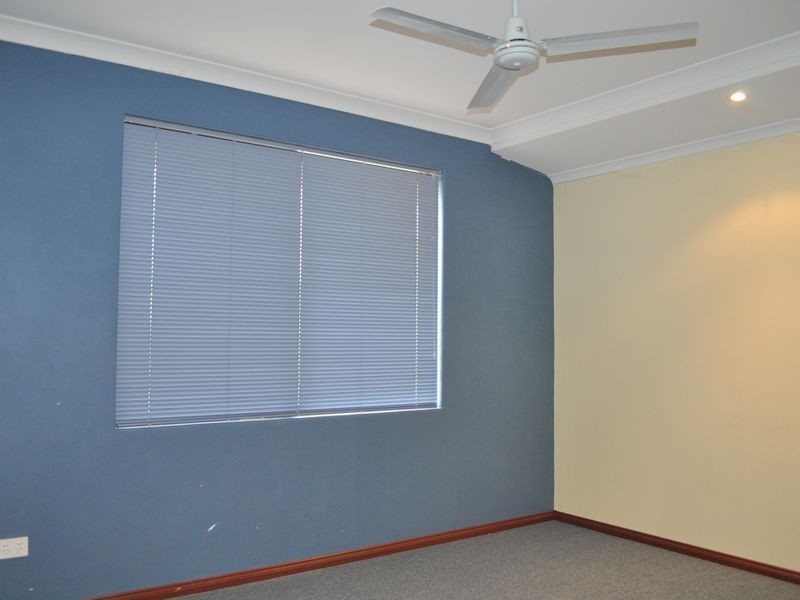10 Campden Loop, Parmelia WA 6167