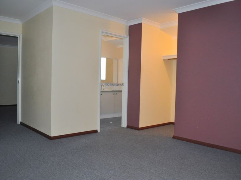 10 Campden Loop, Parmelia WA 6167