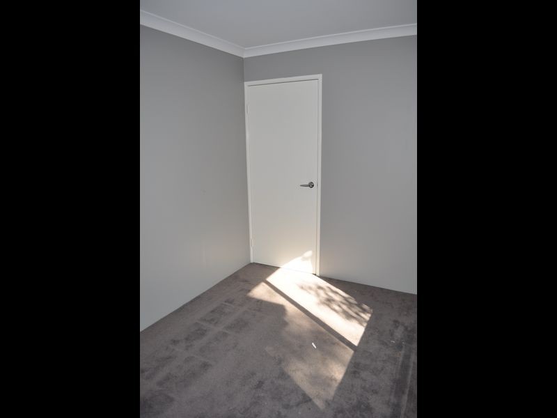 2 Oakham Way, Orelia WA 6167