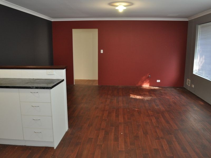2 Oakham Way, Orelia WA 6167