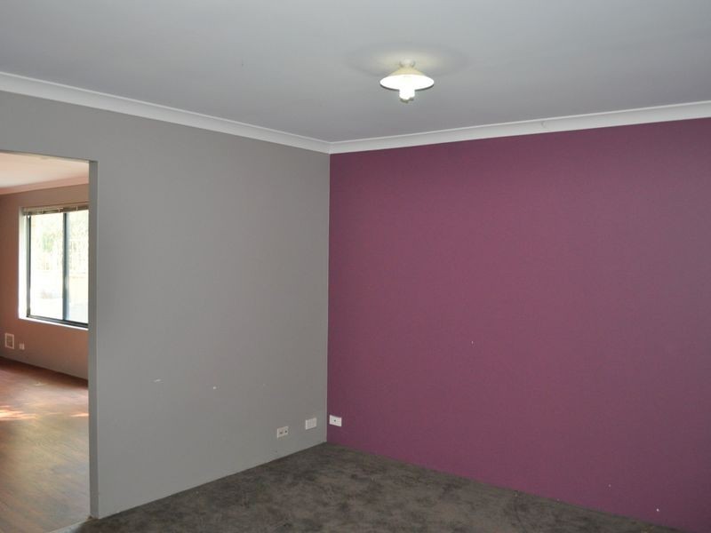 2 Oakham Way, Orelia WA 6167