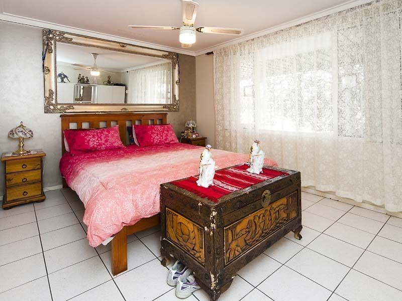 34 Hefron Way, Parmelia WA 6167