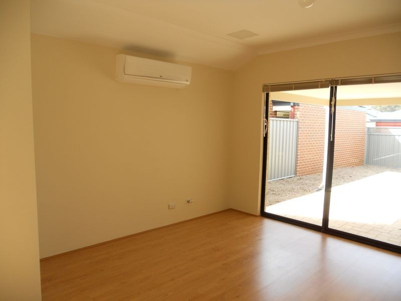 14 Thaxted Street, Wellard WA 6170