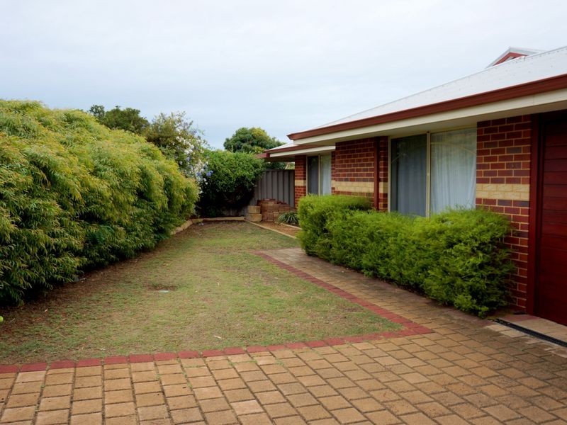 16 Holyrood Close, Orelia WA 6167