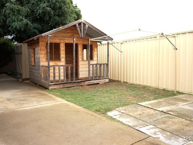 16 Holyrood Close, Orelia WA 6167