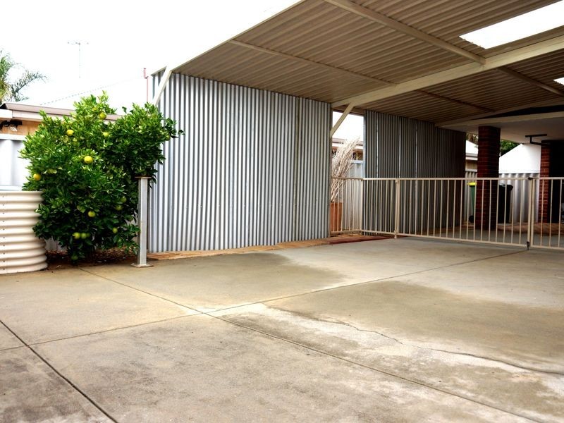 16 Holyrood Close, Orelia WA 6167