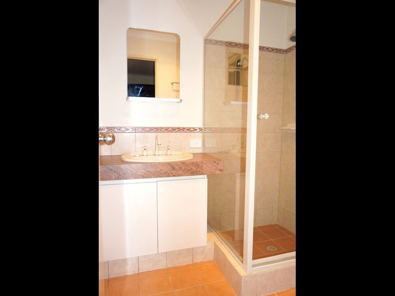 16 Holyrood Close, Orelia WA 6167