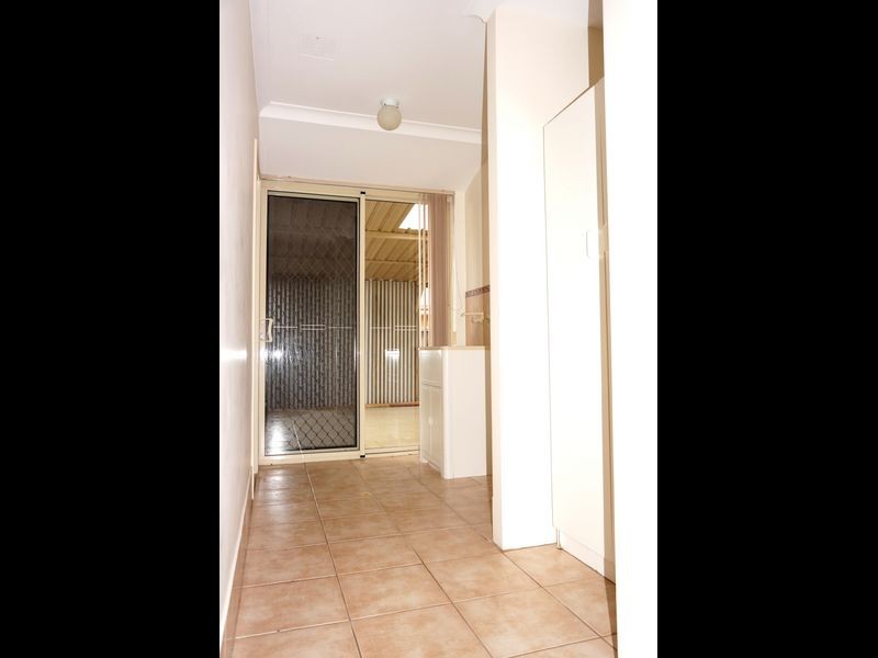 16 Holyrood Close, Orelia WA 6167