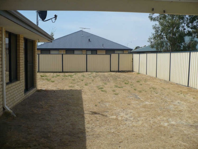 21 Daintree Loop, Bertram WA 6167