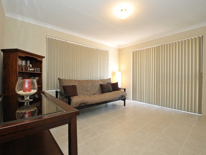 10 Featherstone Road, Orelia WA 6167