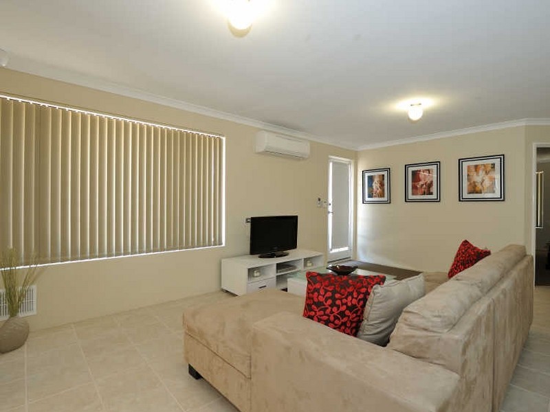 10 Featherstone Road, Orelia WA 6167