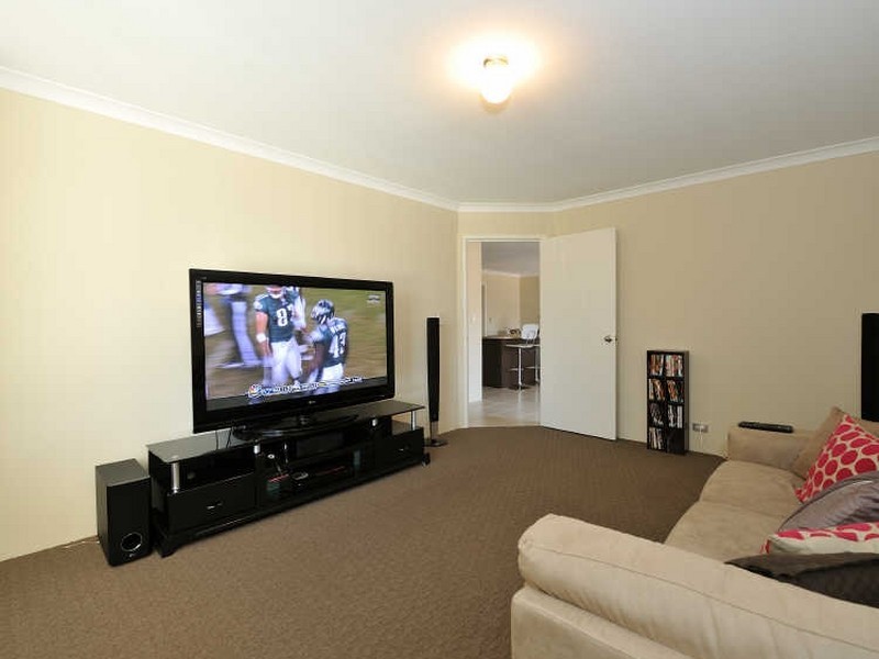 10 Featherstone Road, Orelia WA 6167