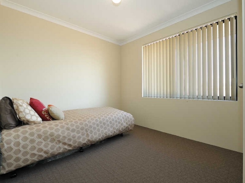 10 Featherstone Road, Orelia WA 6167