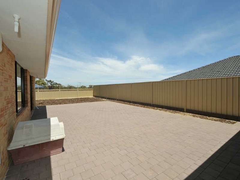 10 Featherstone Road, Orelia WA 6167