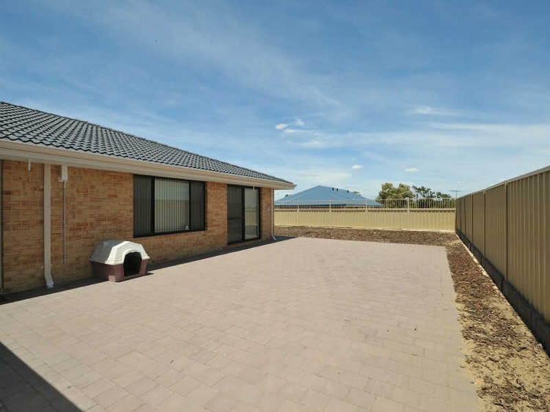 10 Featherstone Road, Orelia WA 6167