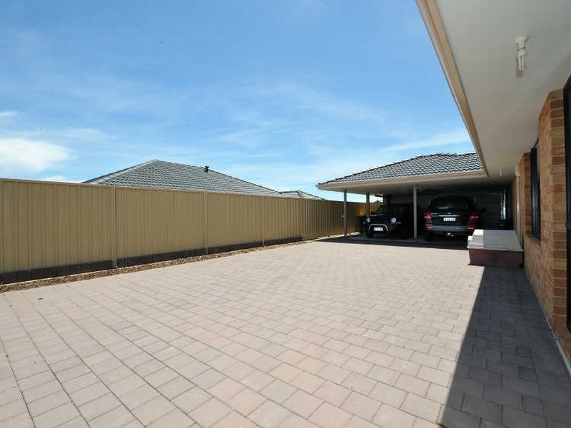 10 Featherstone Road, Orelia WA 6167